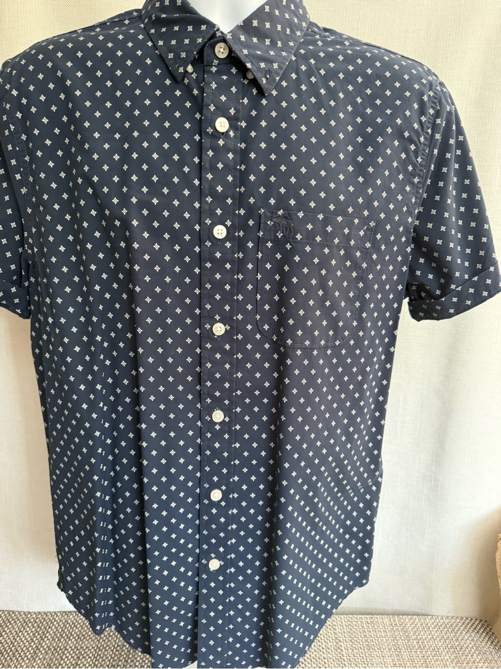 Men's Abercrombie & Fitch Navy Short-Sleeve Button-Up Shirt with Geo Print